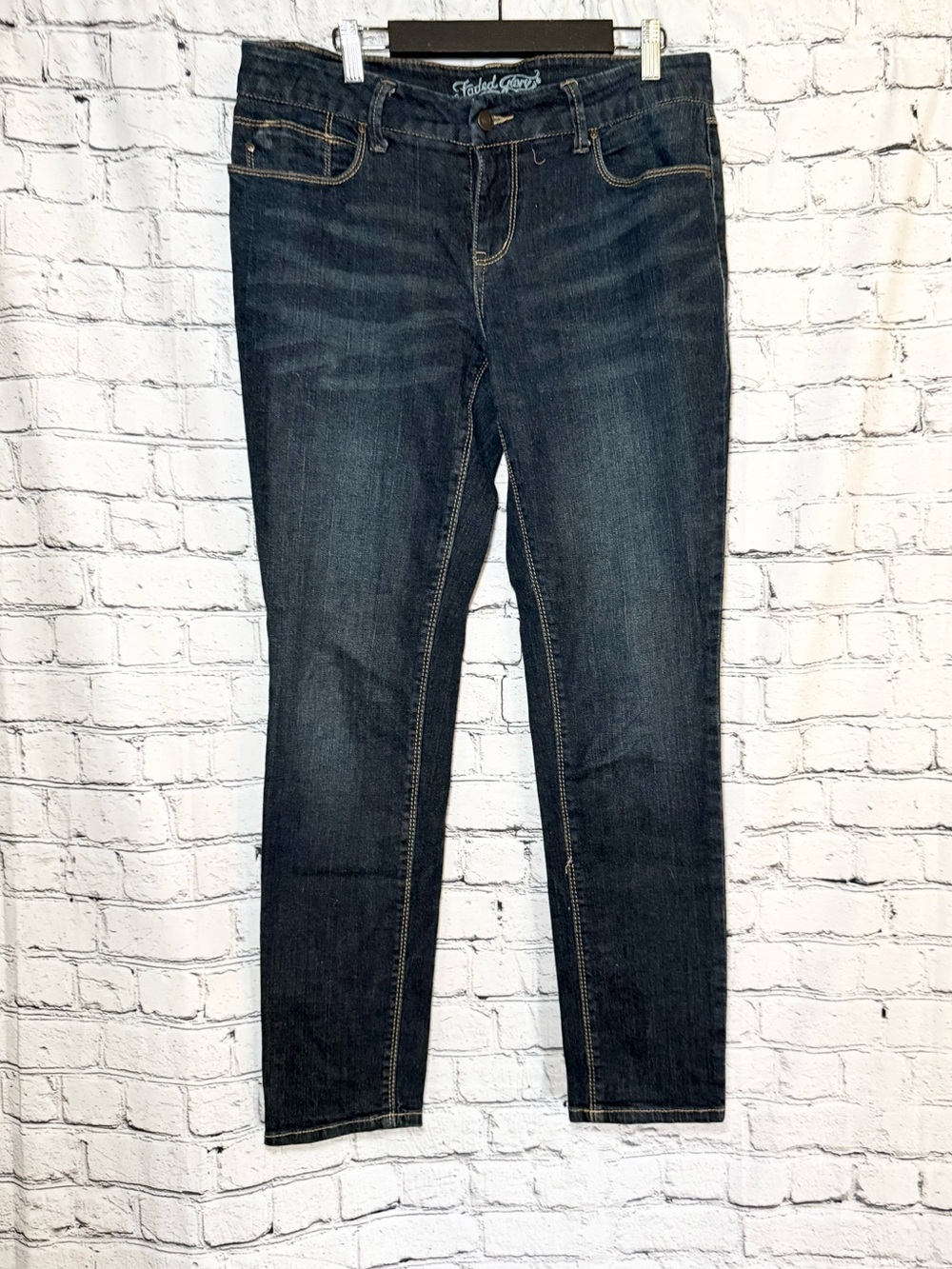 Women’s Dark Wash Blue Jeans. Size 10A